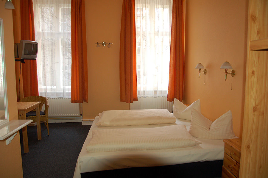 Hotel Am Hermannplatz Berlim Exterior foto